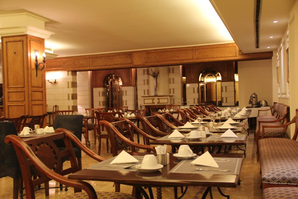 Napoleon Hotel Бейрут Екстер'єр фото