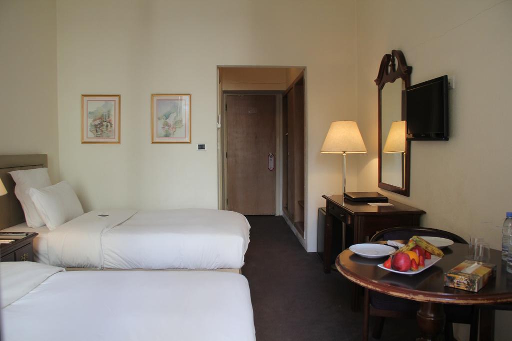 Napoleon Hotel Бейрут Екстер'єр фото