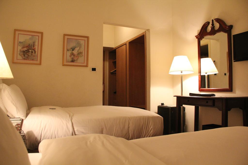 Napoleon Hotel Бейрут Екстер'єр фото