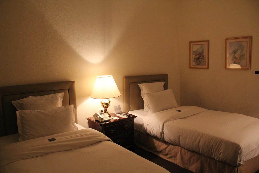 Napoleon Hotel Бейрут Екстер'єр фото