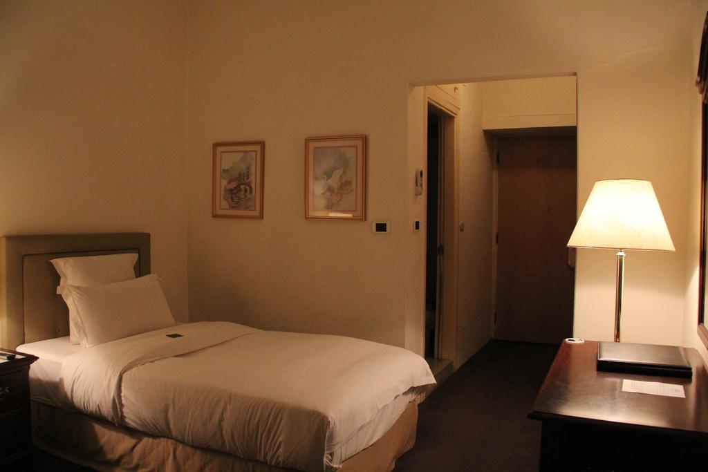 Napoleon Hotel Бейрут Екстер'єр фото