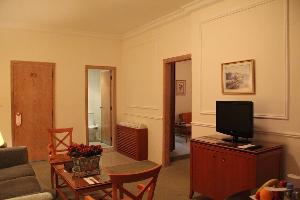 Napoleon Hotel Бейрут Екстер'єр фото