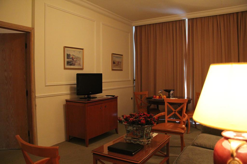 Napoleon Hotel Бейрут Екстер'єр фото