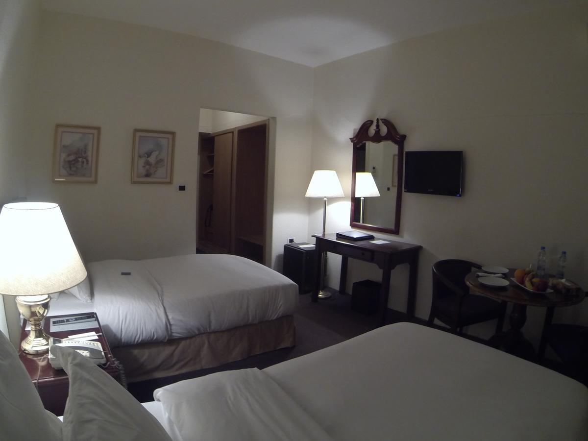 Napoleon Hotel Бейрут Екстер'єр фото